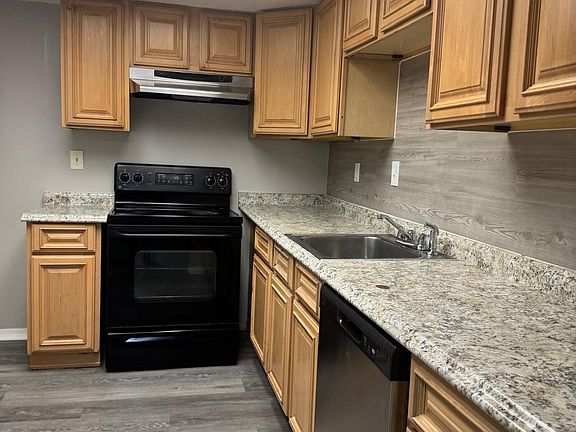 3rd image of 12103 Dove Cir
