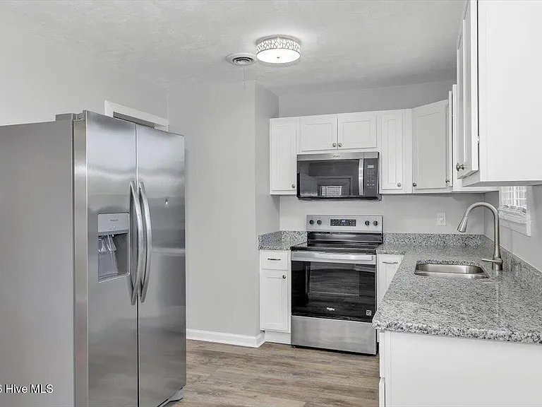 2240 Walden Dr — Photo 8