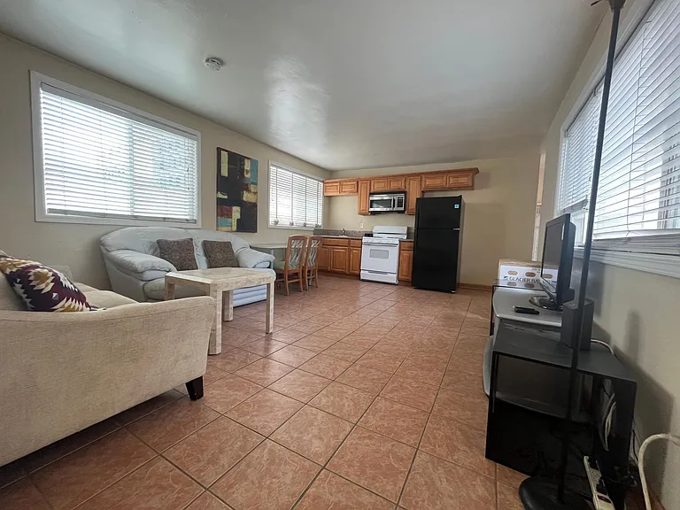 5800 Lindo Paseo #4 — Photo 12