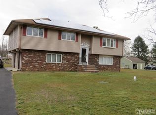 446 Schoolhouse Rd, Monroe Township, NJ 08831