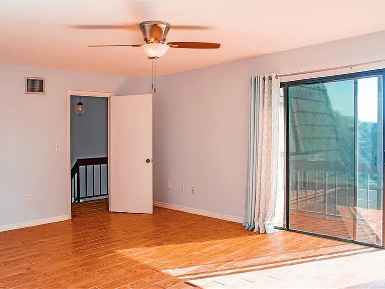 148 Lake Point Ln — Photo 11