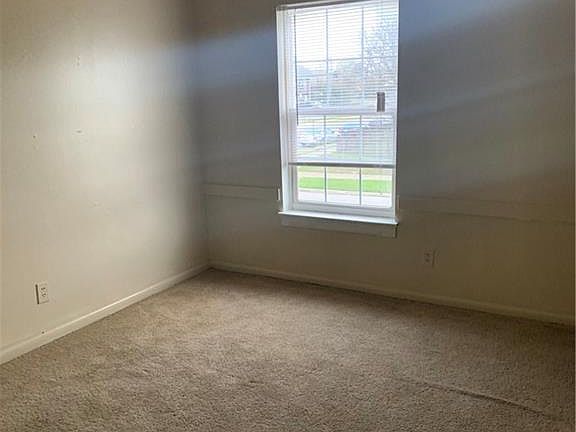 4th image of 551 Edwards St #C