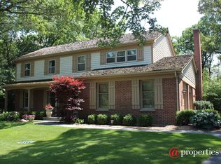 261 Pembroke Dr, Lake Forest, IL 60045