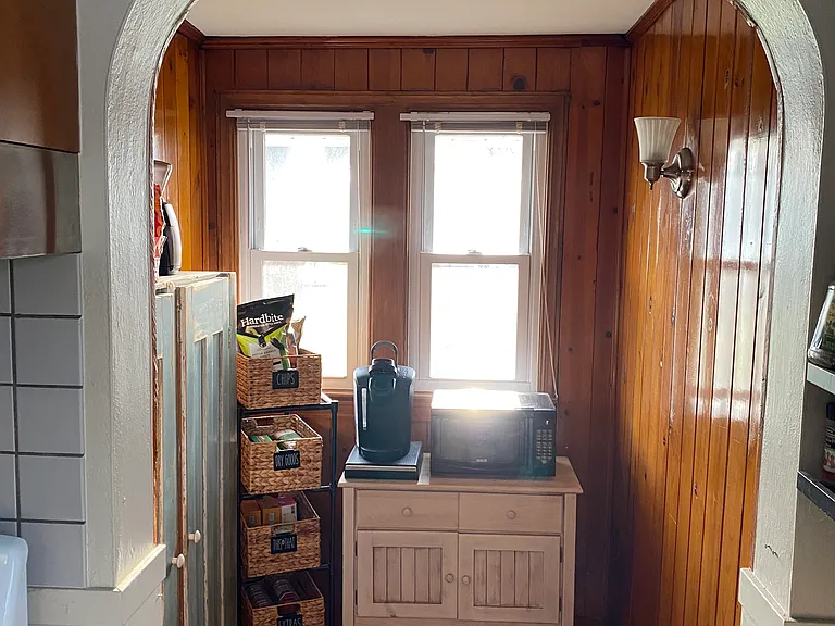 418 Paris Ave — Photo 14