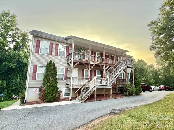 448 6th St NW APT A, Taylorsville, NC 28681