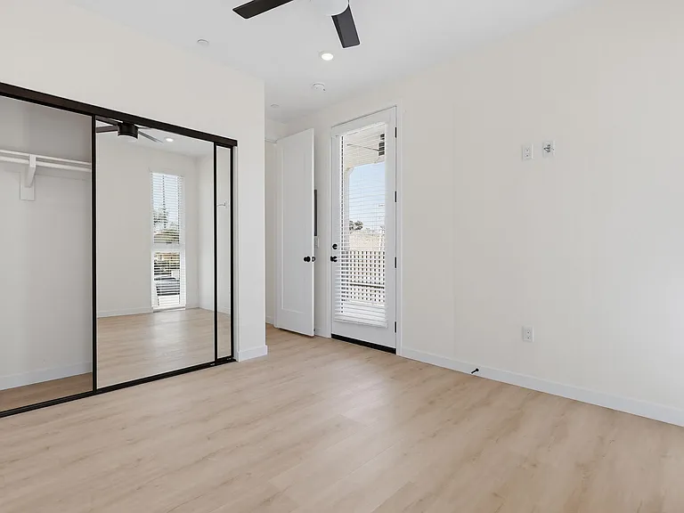 4732-4734 Utah St — Photo 33