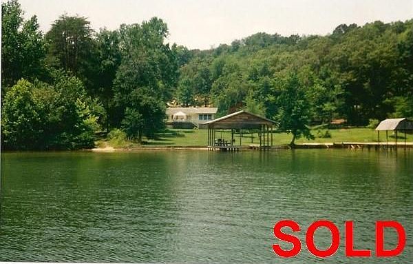 2nd image of 1074 Lake Forest Dr