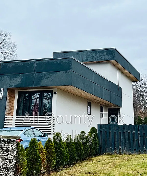 2318 Wallace Ave