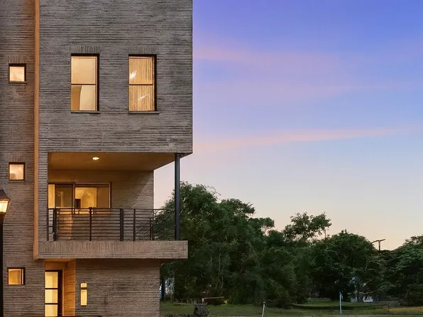 421 S Rayner St, Fort Worth, TX 76111