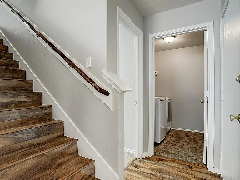 223 Sunset Colony Dr — Photo 8