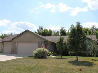 1520 Greenleaf Rd SE, Owatonna, MN 55060