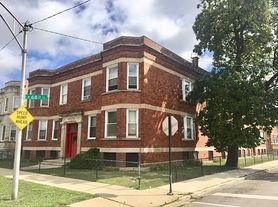 916 W 68th St
