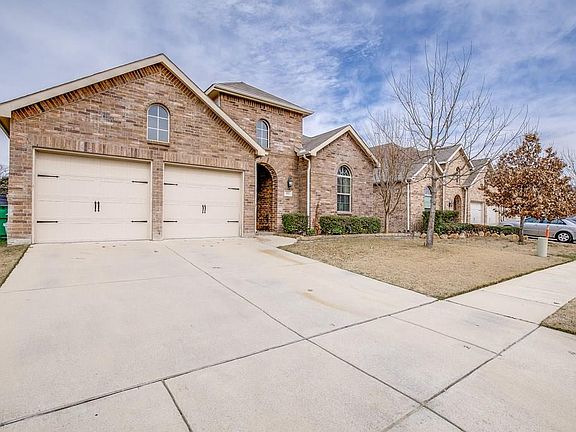 2nd image of 302 Blackhaw Dr
