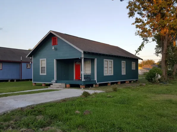 1236 10th St, Port Arthur, TX 77640