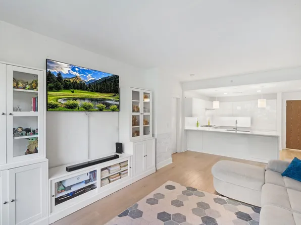 9 Avenue At Port Imperial Unit 724, West New York, NJ 07093