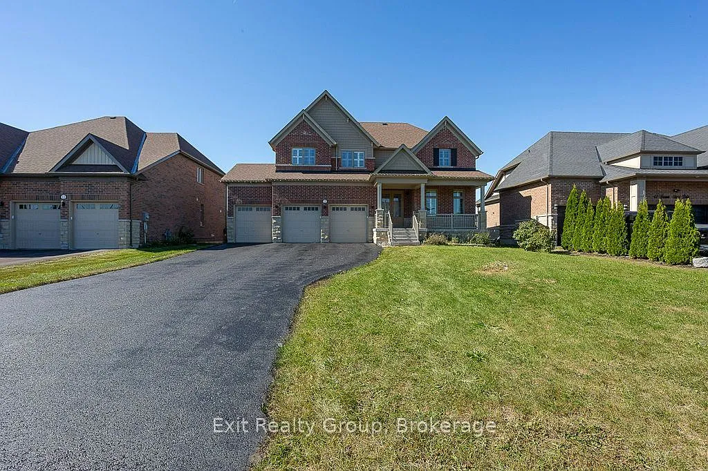 4 bed, $3,200 — Photo 1