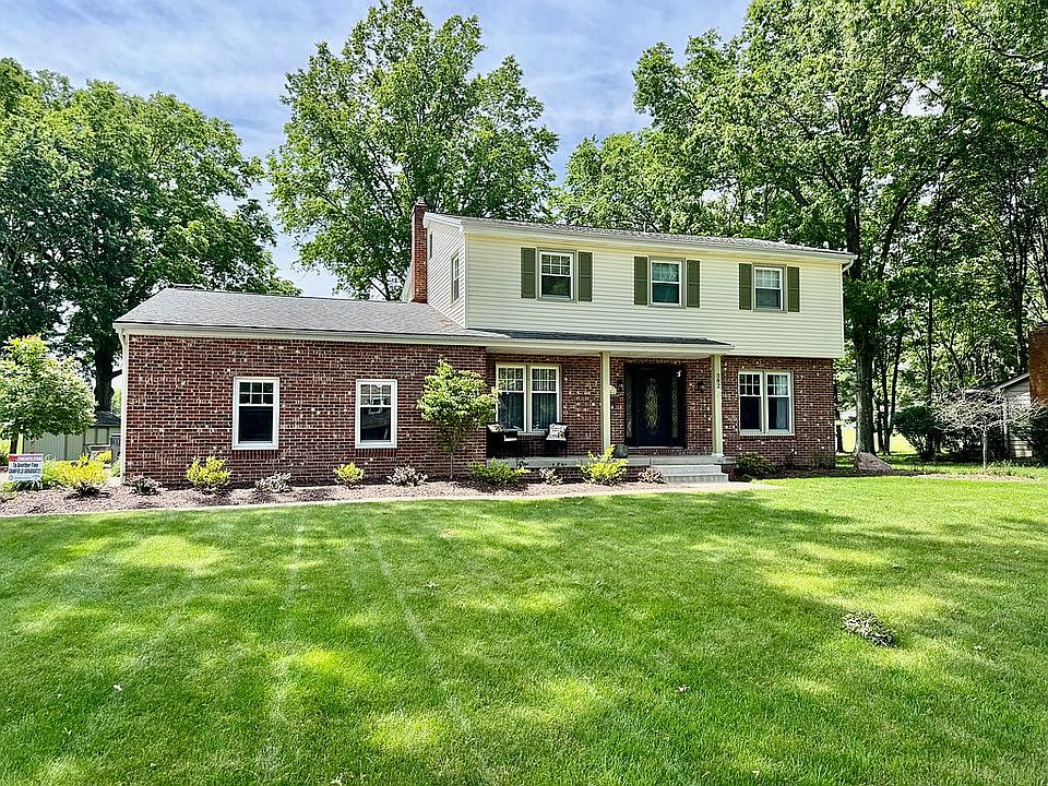 1st image of 382 S Briarcliff Dr