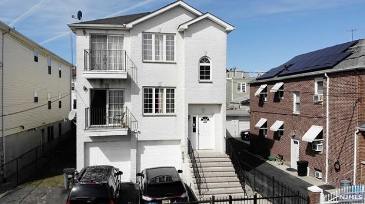 1st image of 452-454 N 6th St