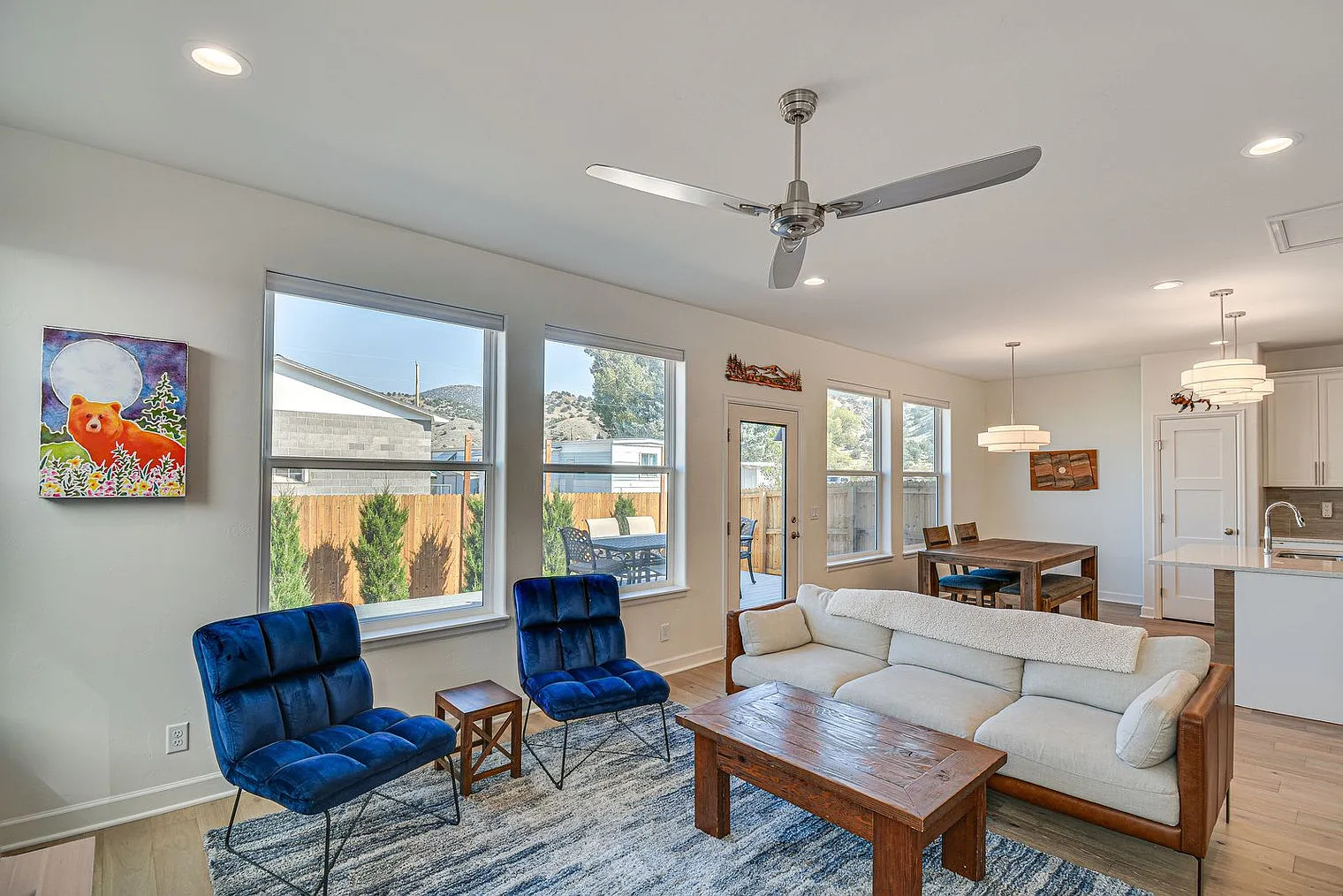 3 bed, 2.0 bath, 1851 sqft, $2,846 — Photo 2