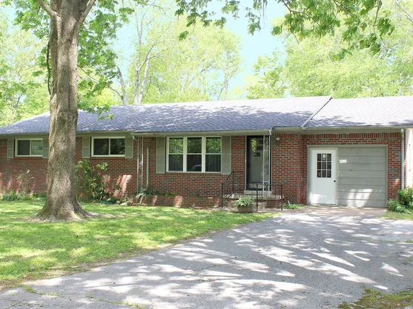 1203 Kirkwood Dr, Murray, KY 42071