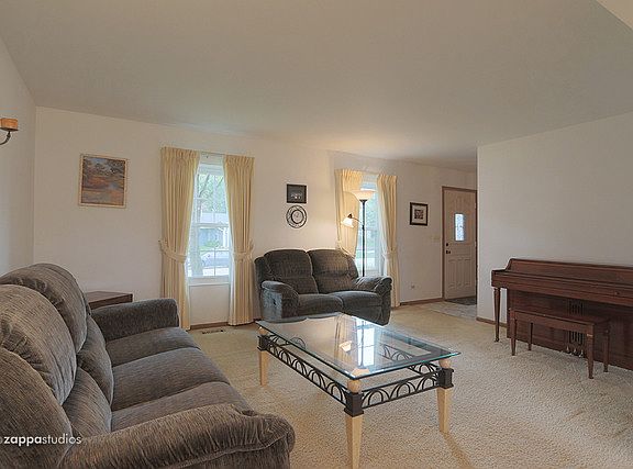 3rd image of 2S010 Deerfield Ln