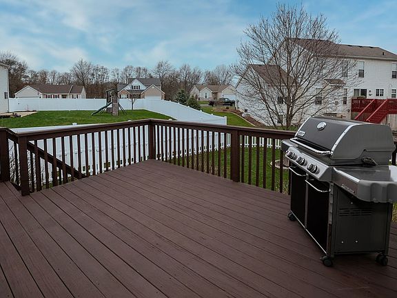 5th image of 54903 Columbia Bay Dr
