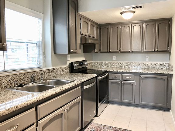 Kitchen with Refridgerator, Dishwasher and Range/Oven