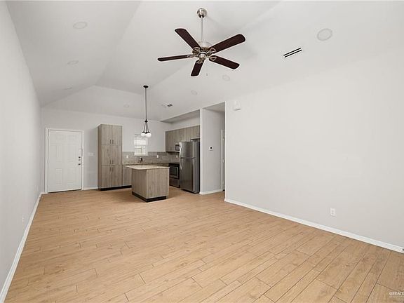 3rd image of 2708 E Eisenhower Ave