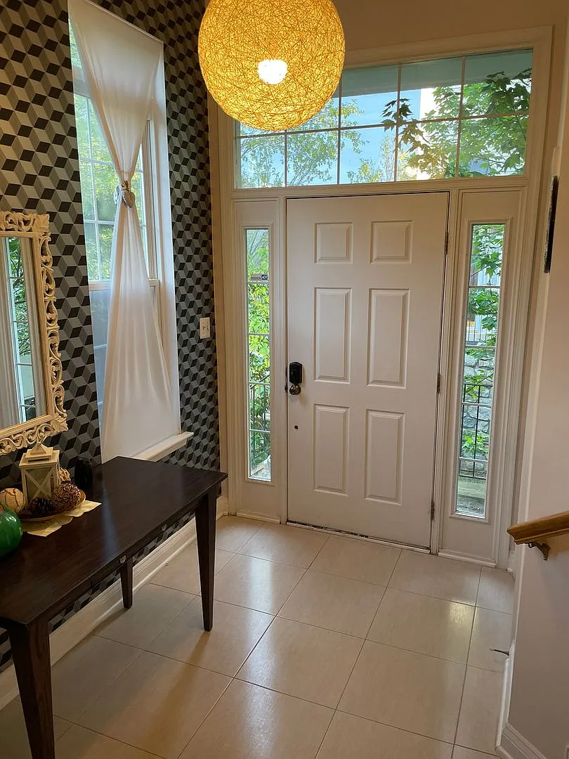 Three Bedroom Townhouse on Eisenhower Avenue, Alexandria — Photo 2