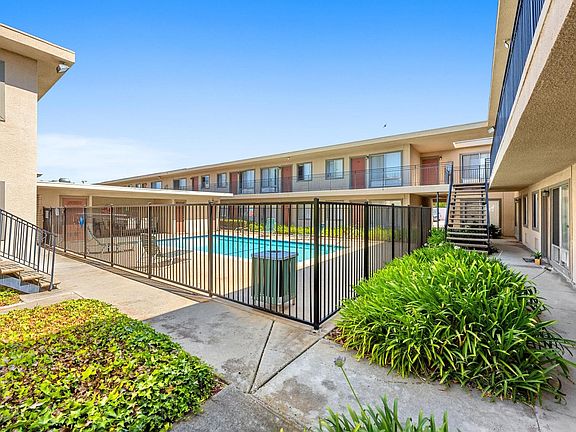 2nd image of 7434 Mesa College Dr #36