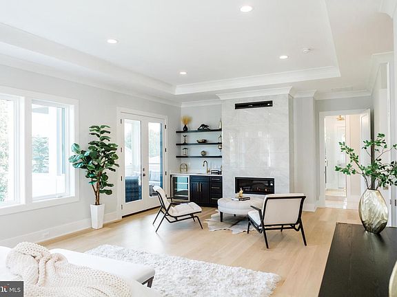 5th image of 10021 Glenmere Rd