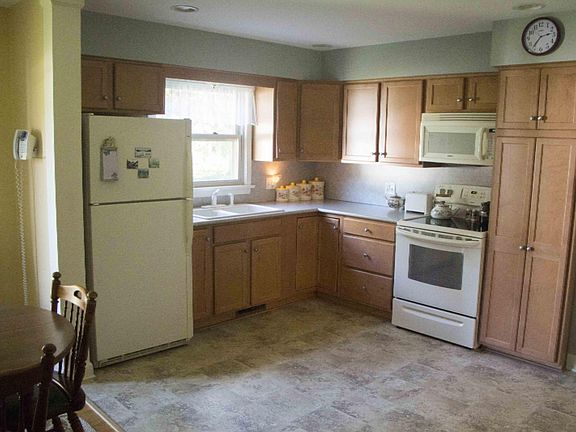 3rd image of 130 Ann St