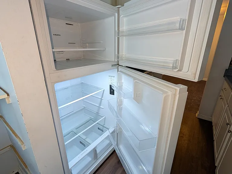 849 Brandon Ave — Photo 3