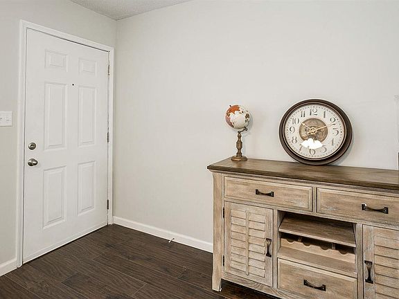 4th image of 6402 Meadow Field Cir