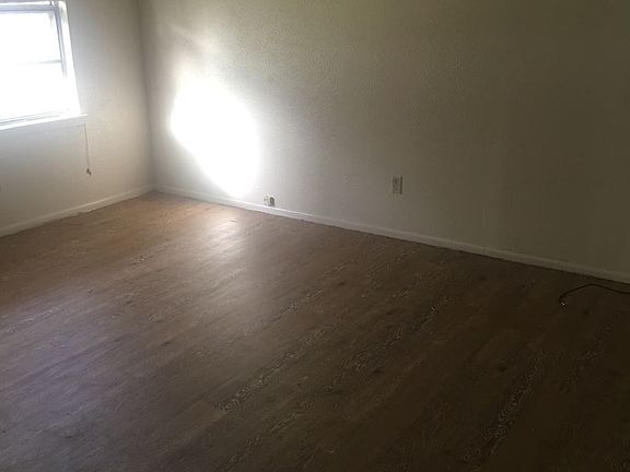 4th image of 438 Mayfair Dr
