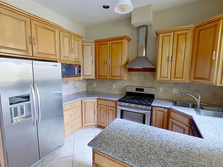 2506 Camden Park — Photo 12