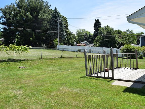3rd image of 185 Shaker Park Dr