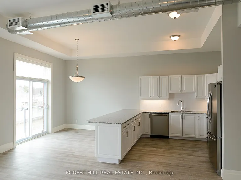 32 Water St N #201 — Photo 3