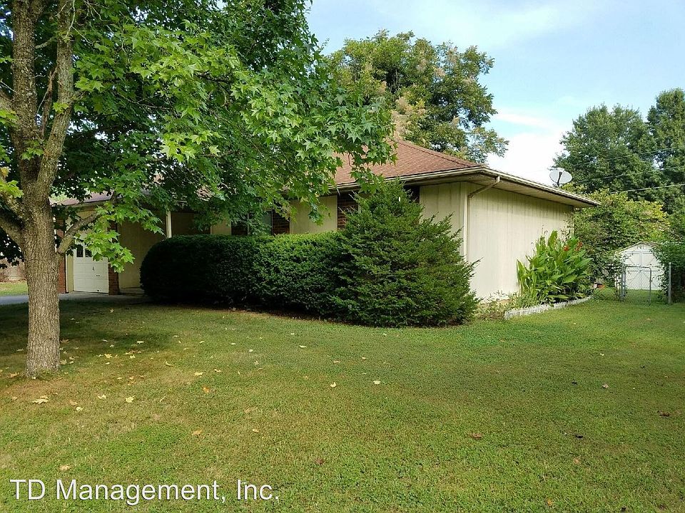 2nd image of 811 E Scott Wayne Dr