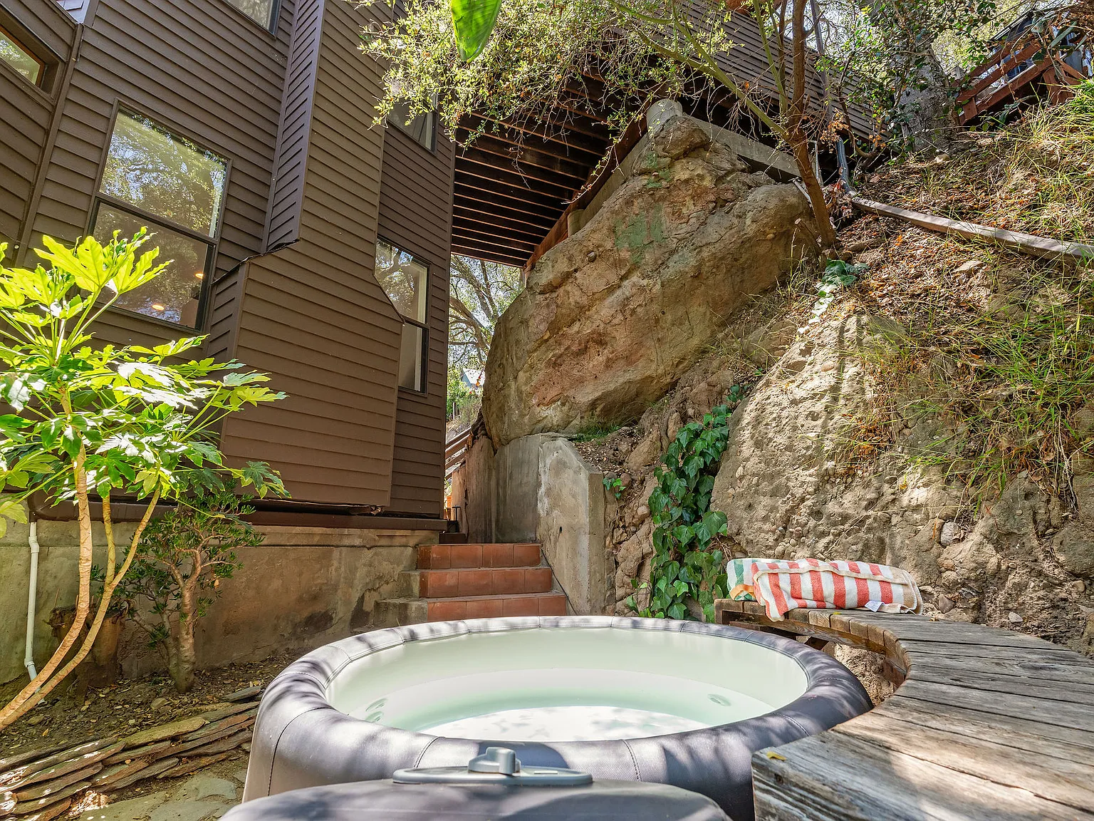 Cave Way, Topanga — Photo 4