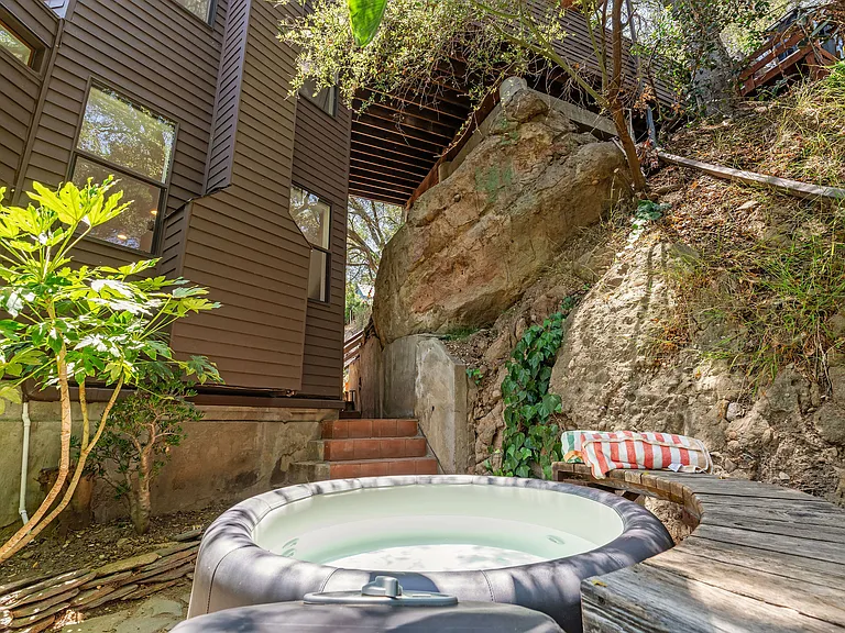 Cave Way — Photo 4