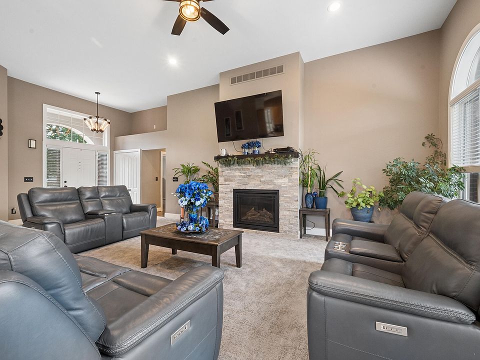 11215 Wilshire Dr, photo 11