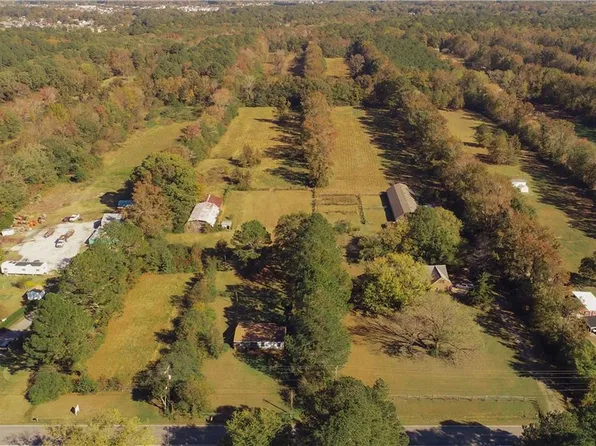 1073 Shillelagh Rd, Chesapeake, VA 23323