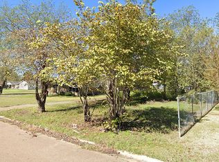 2682 Henry Dr, Greenville, MS 38701
