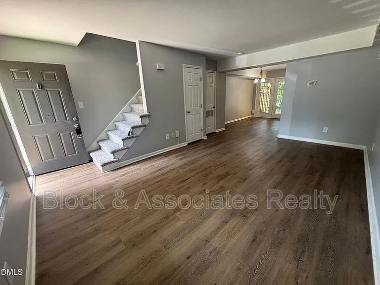 4808 Blue Bird Ct #D — Photo 37