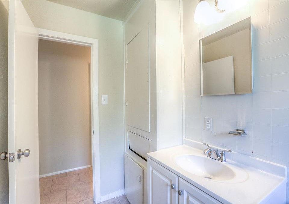 1st image of 7305 Heron Ln