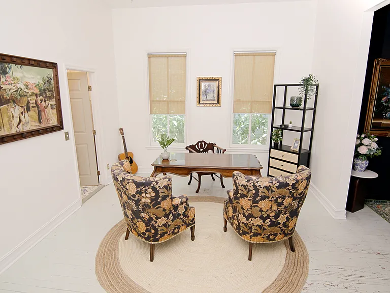 2302 N Morgan St — Photo 12