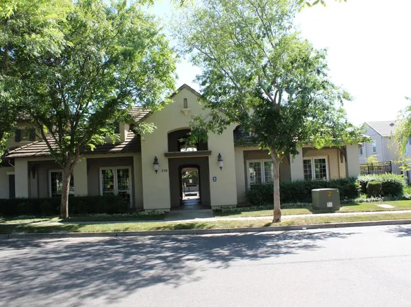 66 Chambord Way, Roseville, CA 95678