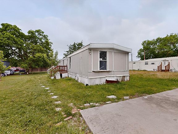 4th image of 406 Debbie St
