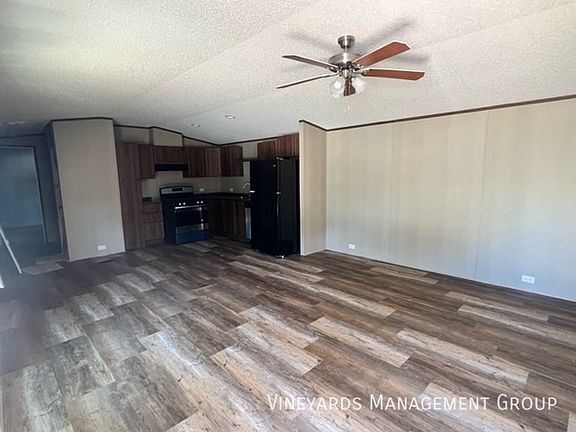 3rd image of 115 Evergreen Dr